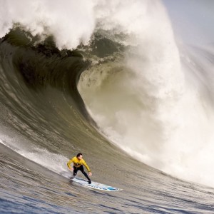 开云入口-C罗火力全开，达拉斯沸腾！当足球GOAT的表现点燃NBA主场的激情，C罗引爆NBA主场！GOAT级表现让达拉斯沸腾